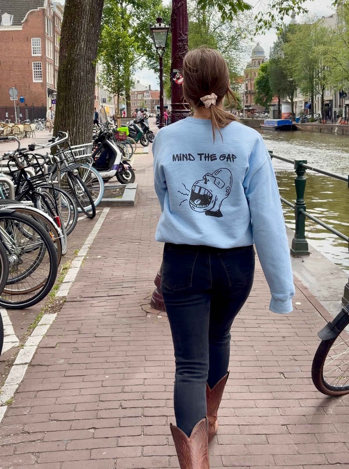 Mind the gap sweatshirt