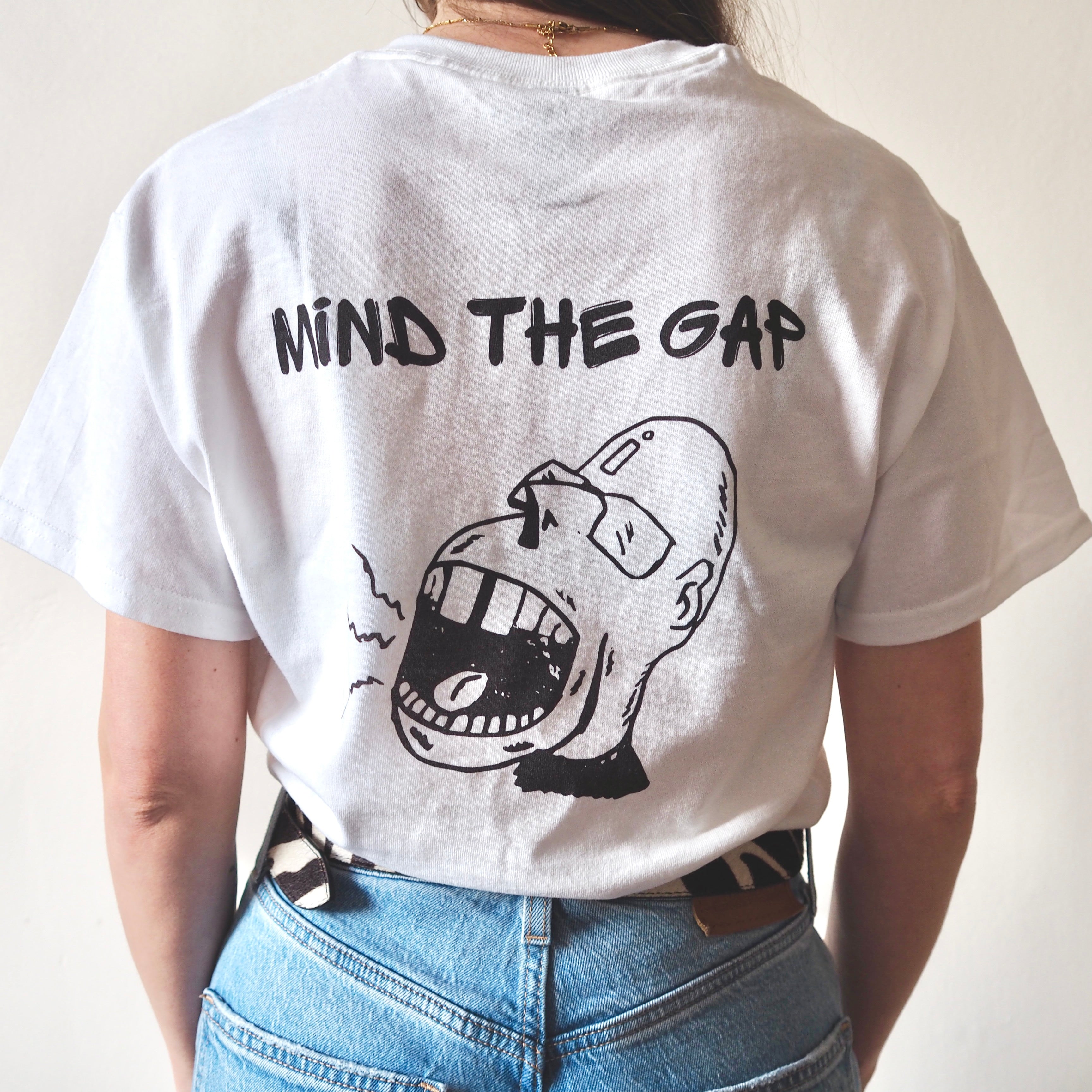 'Mind the gap' unisex cotton tee