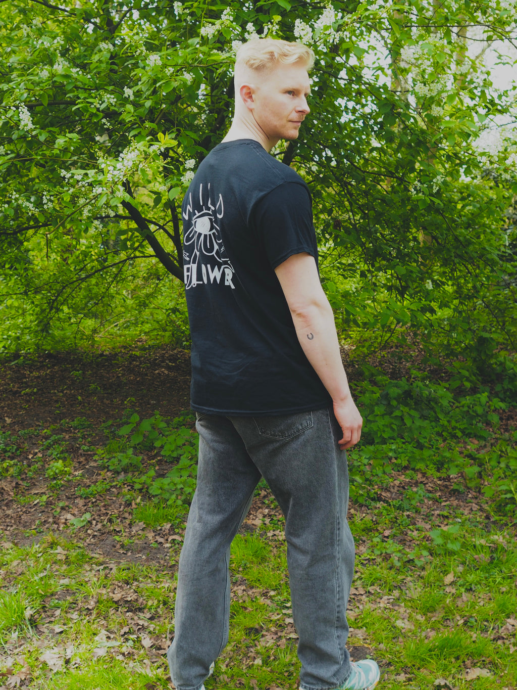 'Wild flower' Black unisex cotton tee