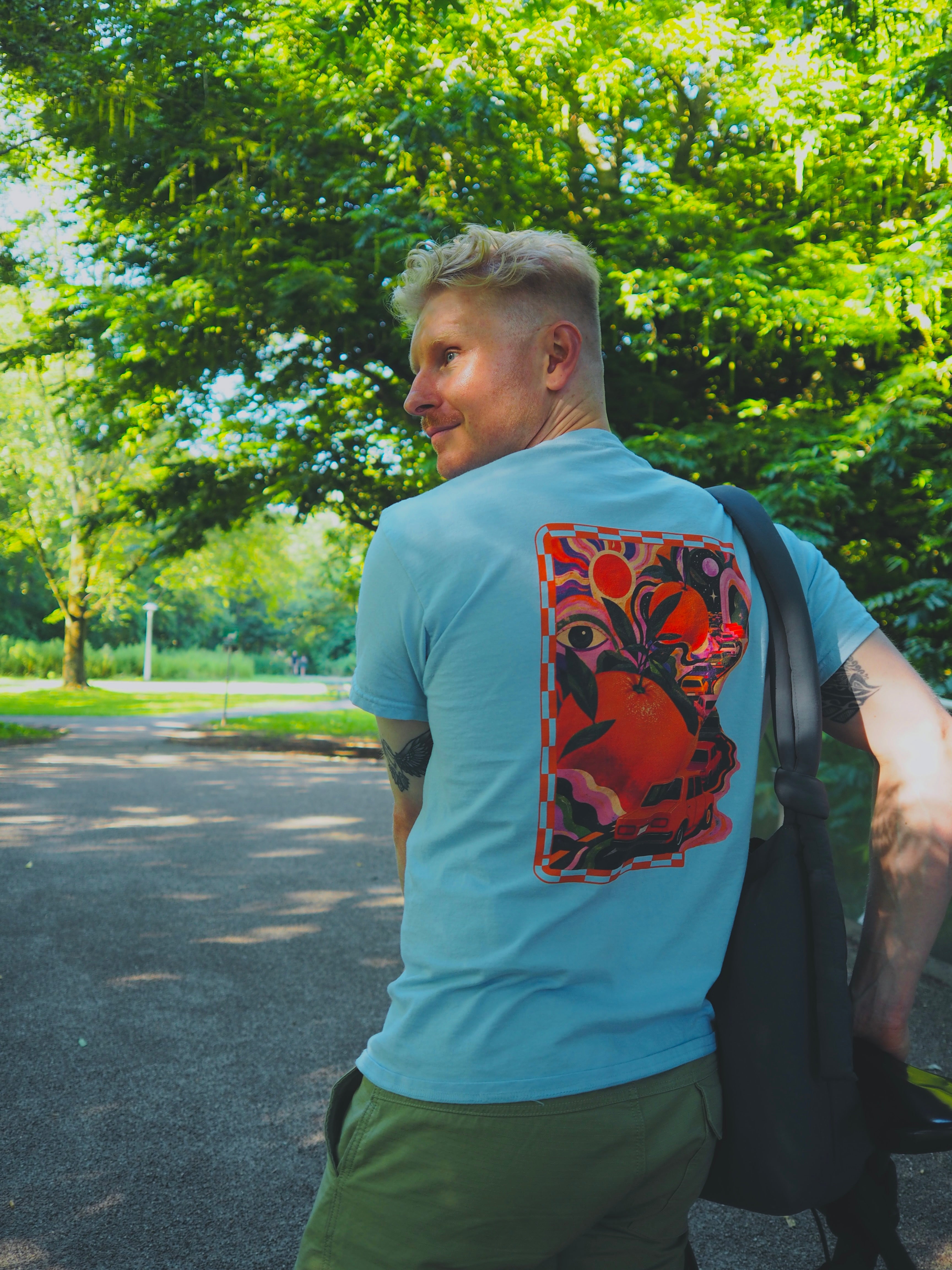 'Traffic at the oranges' unisex tee